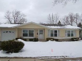 50 Clearmont Dr, Elk Grove Village, IL 60007