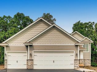 2998 Trinity Dr, Shakopee, MN 55379