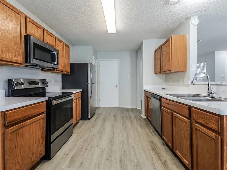 12805 Dove Field Ln — Photo 9