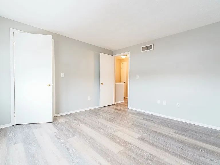 100 Heritage Cir #122 — Photo 11