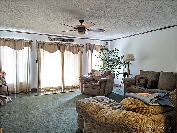 3rd image of 7385 Deer Creek Dr