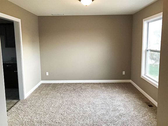 5th image of 2890 Bristoe Ln