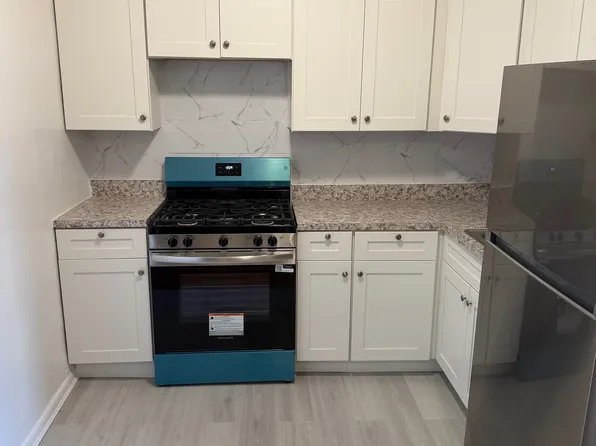 2911 Brighton 5th Street image 1 of 17