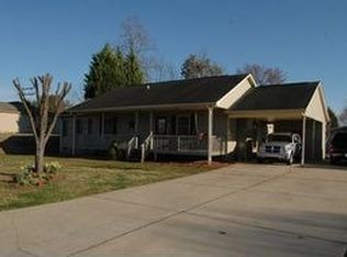 11 Cook St, Granite Falls, NC 28630