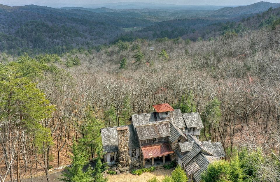 2nd image of 750 Chief Whitetails Rd