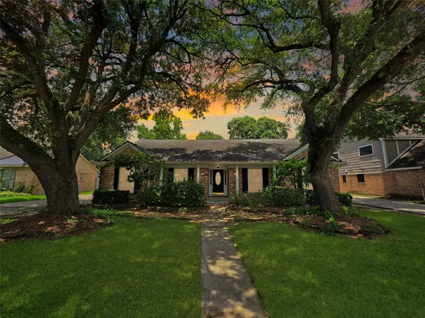 7907 12th Fairway Ln, Humble, TX 77346