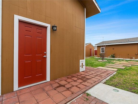 2nd image of 4414 Diane Dr #B