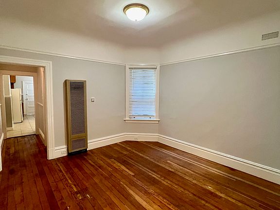 5th image of 40 Henry St #42
