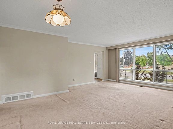 3rd image of 110 Celestine Dr
