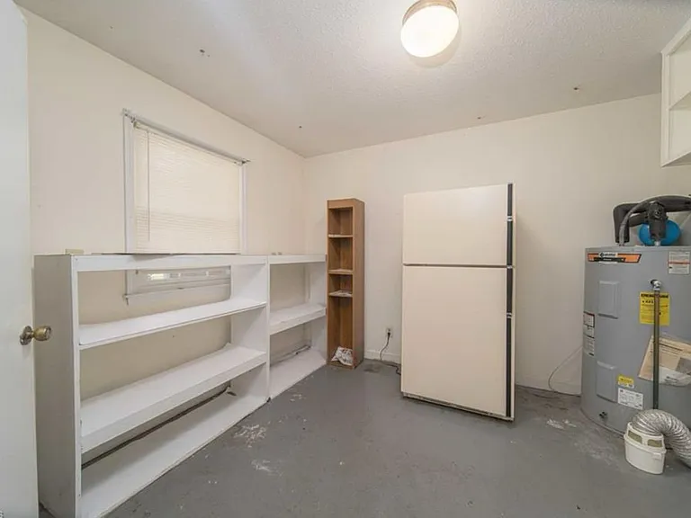 640 Summerest Ct — Photo 39