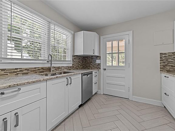 5th image of 1810 N Elm St