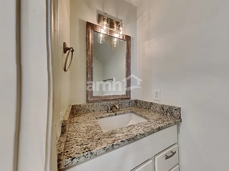 6735 Ambercrest Dr — Photo 8