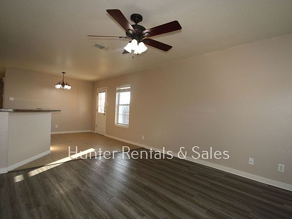 3rd image of 901 Yi Dr