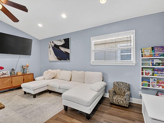 5th image of 4334 Cambridge Street