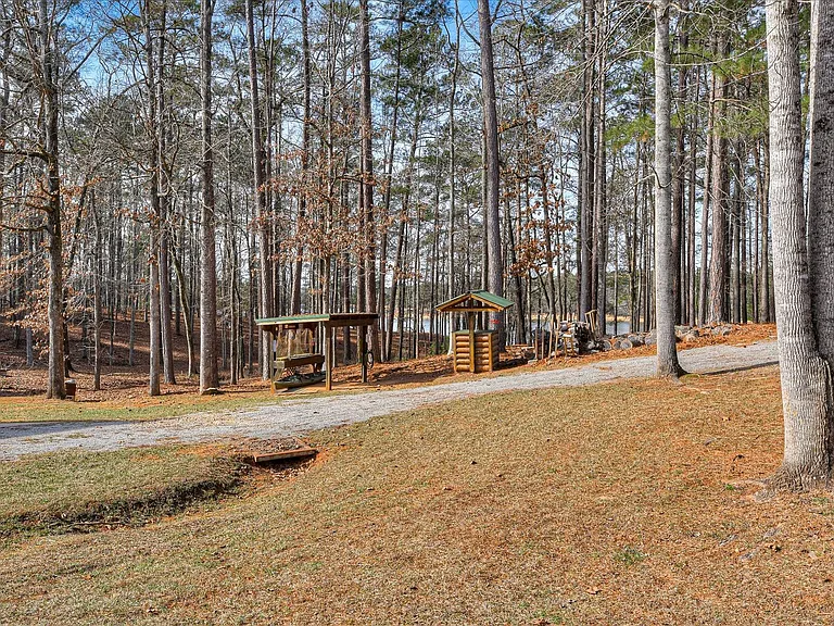 1700 Buckhead Rd — Photo 9