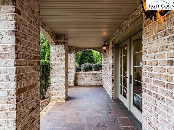 5th image of 1624 Skyland Drive