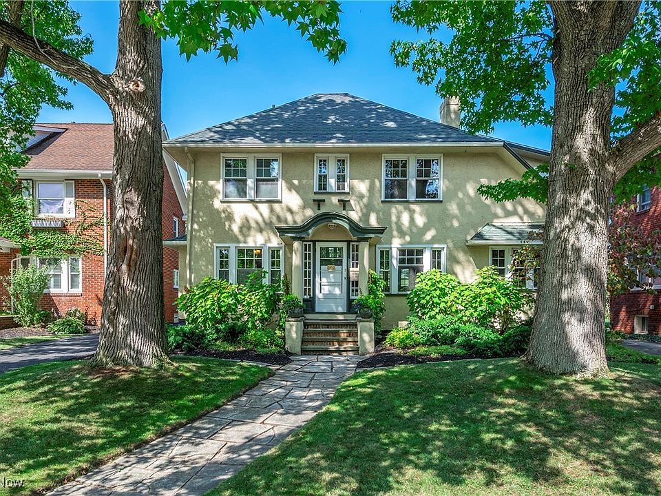 1st image of 1060 Forest Cliff Dr