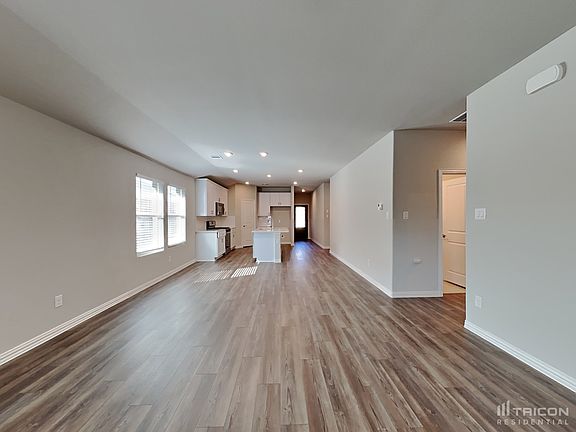 3rd image of 6211 Tawakoni Ln