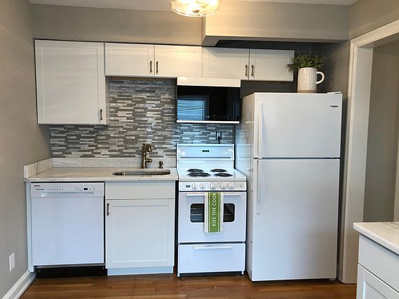 Another wonderful photo of the appliances.