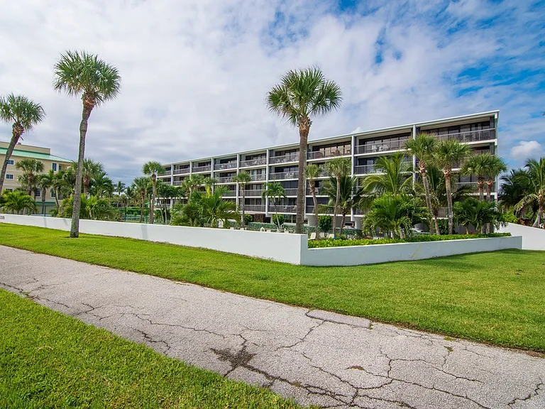 4141 Ocean Dr #401 — Photo 33