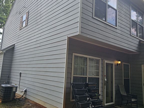 3rd image of 2511 Walden Lake Dr