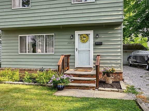 3rd image of 34019 Sylvia Dr
