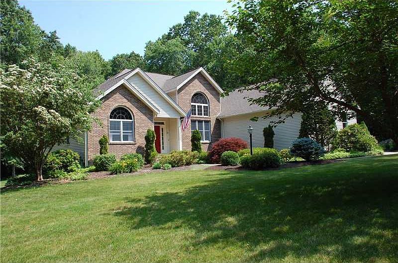 1st image of 27 Forest Hill Dr