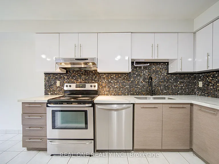 2593 Addingham Cres — Photo 12