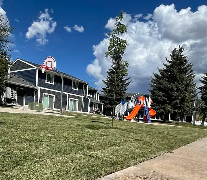 Rainbow Vista Apartments — Photo 2