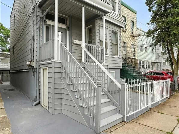 283 Griffith Street image 20 of 24