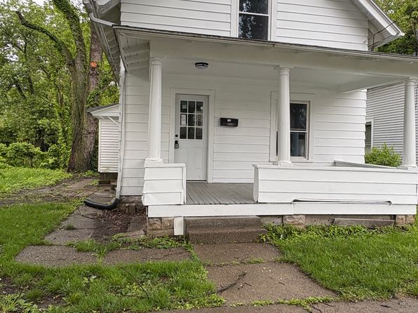 818 1st St SE