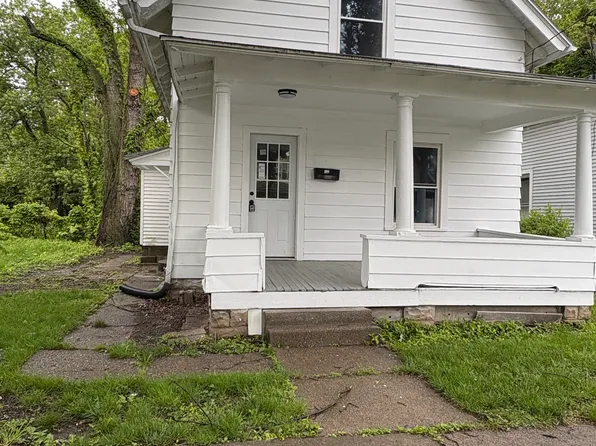 818 1st St SE, Massillon, OH 44646