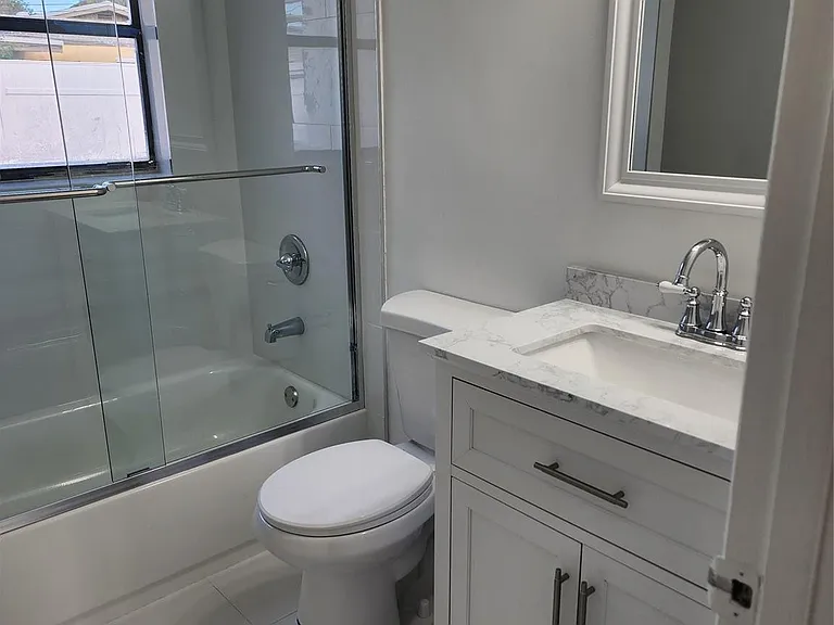 320 NW 4th Ave #1 — Photo 19