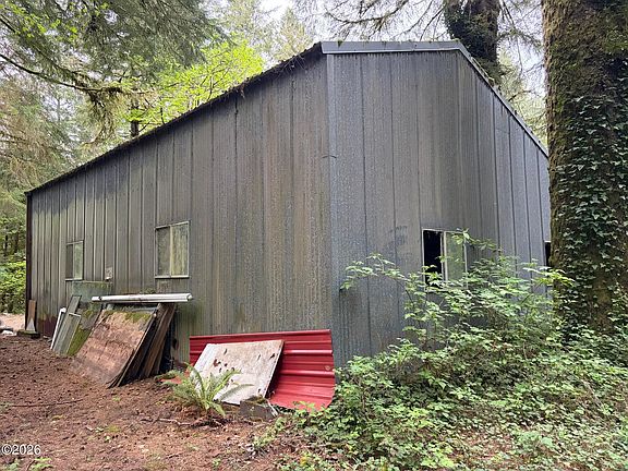 5th image of 1916 NE Wagon Rd