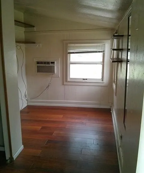 1002 S Ash Ave — Photo 2