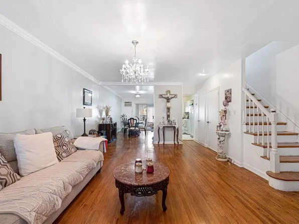 1931 East 52nd Street image 2 of 21