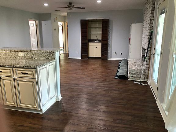 wet bar in family room