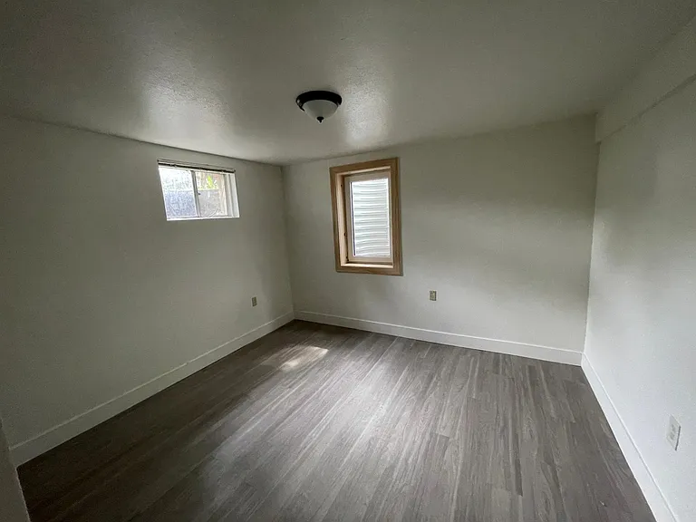 4600 Ludlow St — Photo 11