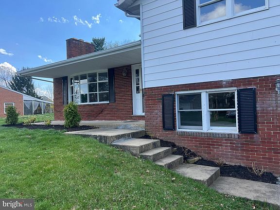 5th image of 19119 Woodhaven Dr