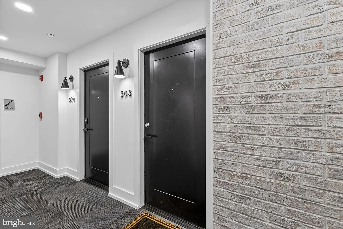 Photo 2 of 30 - 919 12th St NE #305 - Washington, DC Building Photo - 919 12th St NE #305