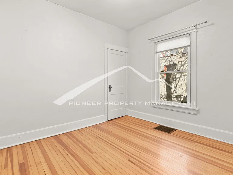 4624 E 16th Ave — Photo 10