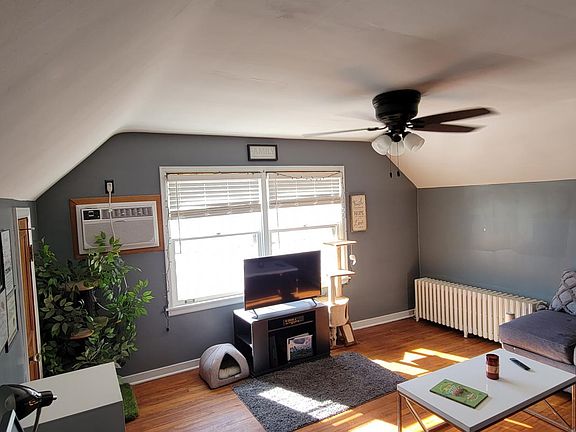 2nd image of 566 E Wabasha St #2