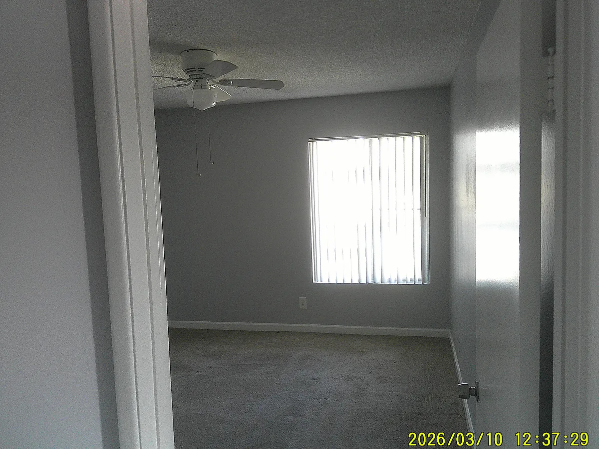 Building Photo - 1460 Hemlock Ave #G