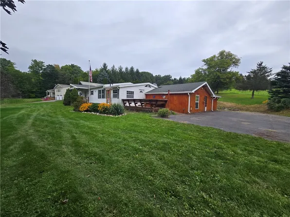 8070 Bauter Rd, Avoca, NY 14809
