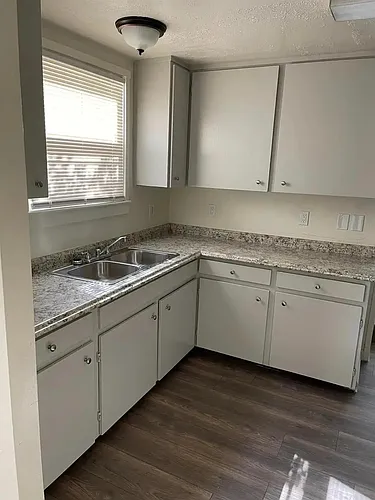 1106 E St Photo 1