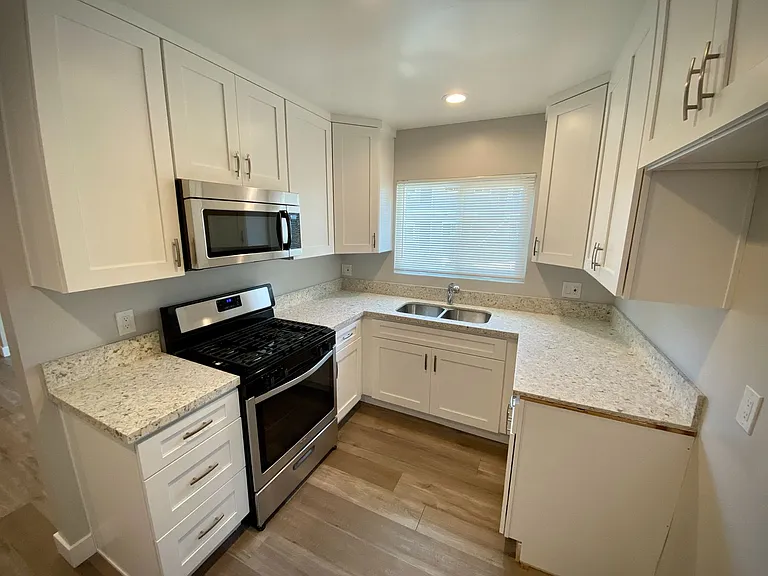 FOOTHILL VILLAGE — Photo 17