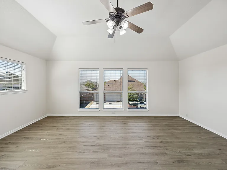 5193 Rolling Hills Dr — Photo 36
