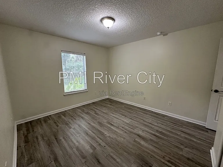 533 Alice Cove Ct — Photo 10