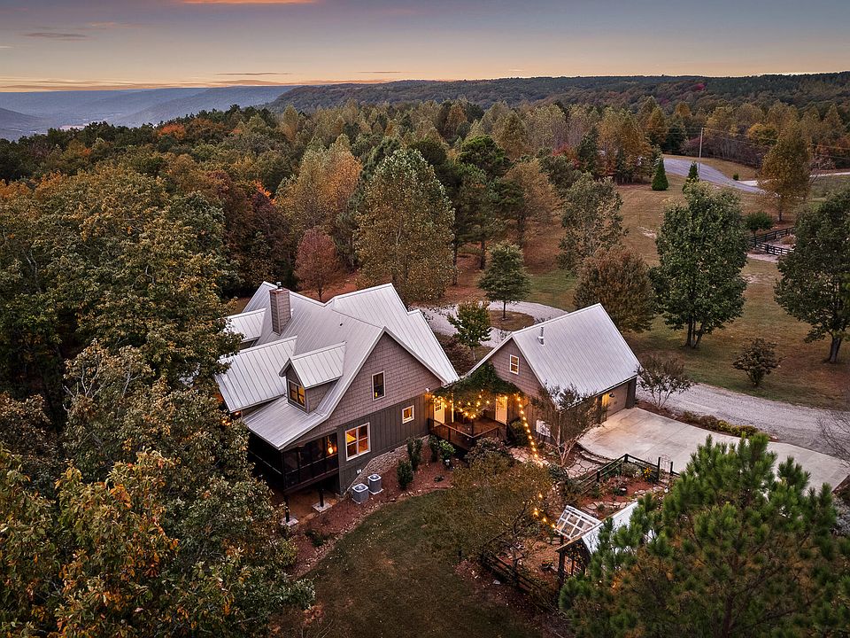 1st image of 595 Falling Cliff Dr