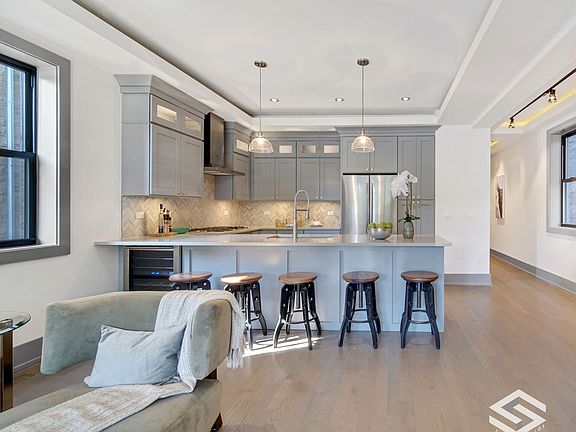 5th image of 6510 S Minerva Ave #2